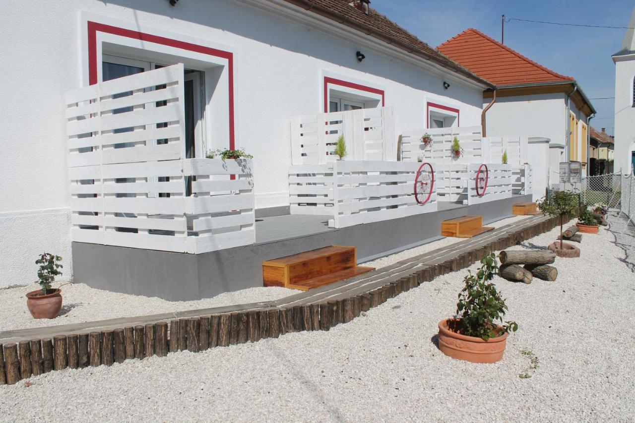 Ehm Resort Mesteri Εξωτερικό φωτογραφία